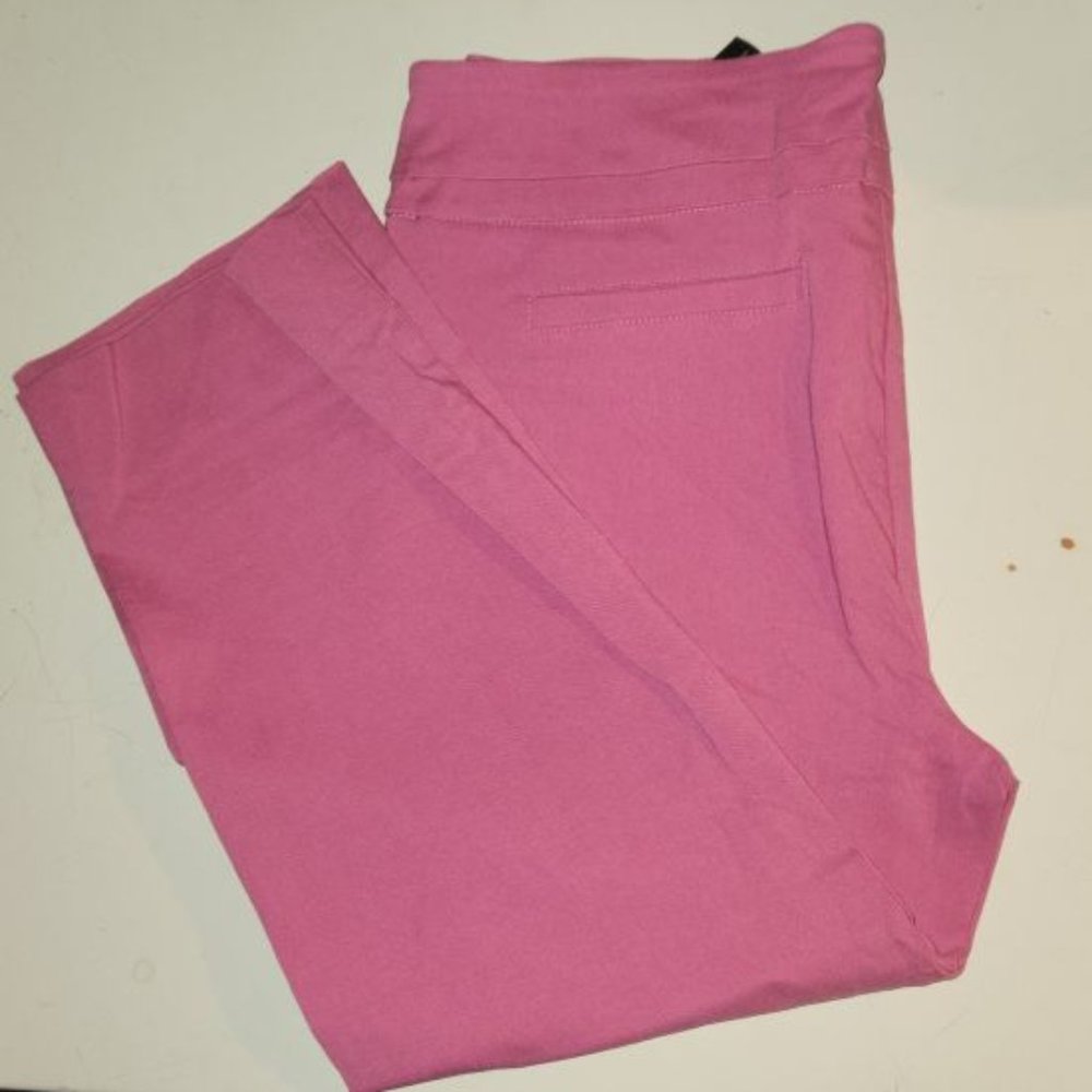 Zac & Rachel stylish Pink cropped capri pants in size 10, 32" waist
